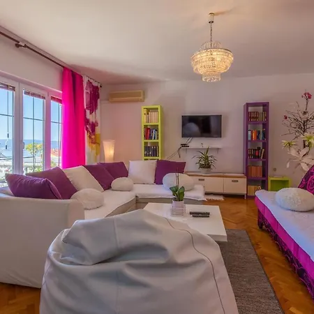 Marijana Apartman *